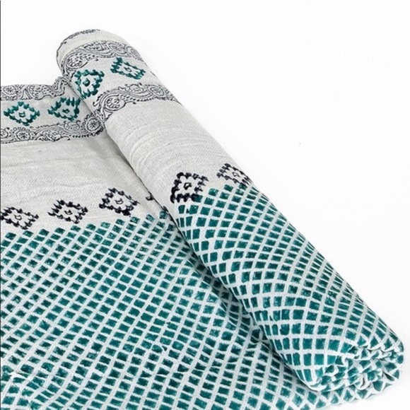 Luxury Geometric Beach Towel 🏝🐚 - Picture 2 of 4